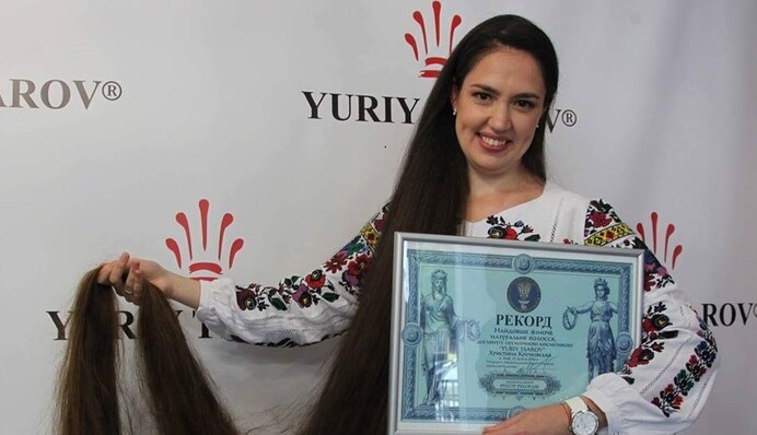 В Украине определились с самой длинноволосой девушкой: опубликованы фото