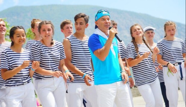 Оскандалившийся с критикой The Beatles российский певец засветился в крымском 