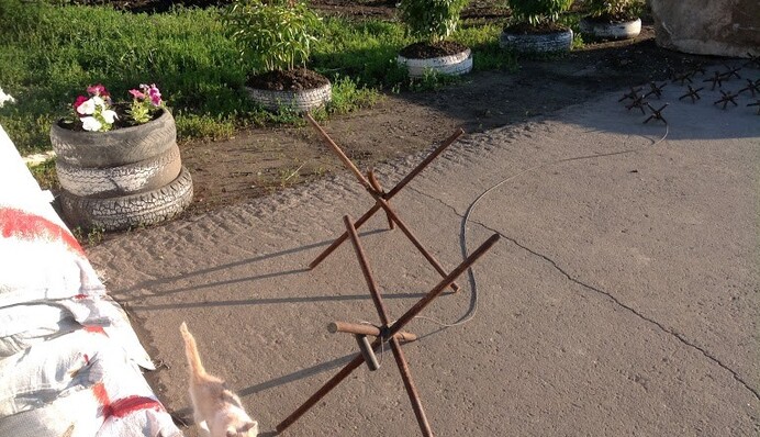 В сети в восторге от самого милого блокпоста сил АТО на Донбассе: опубликованы фото