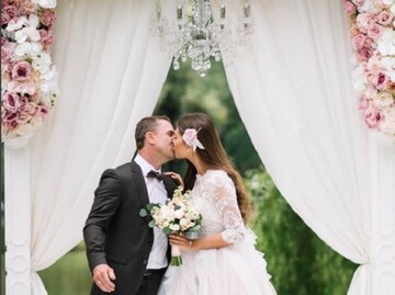 Появилось фото и видео с шикарной свадьбы главного тренера киевского 