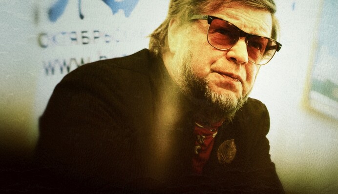 Гребенщиков нецензурно обозвал осквернителей стены Цоя: опубликовано видео