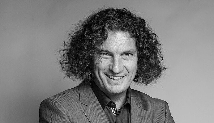 Вакарчук на концерте в Киеве почтил память Кузьмы: опубликовано видео