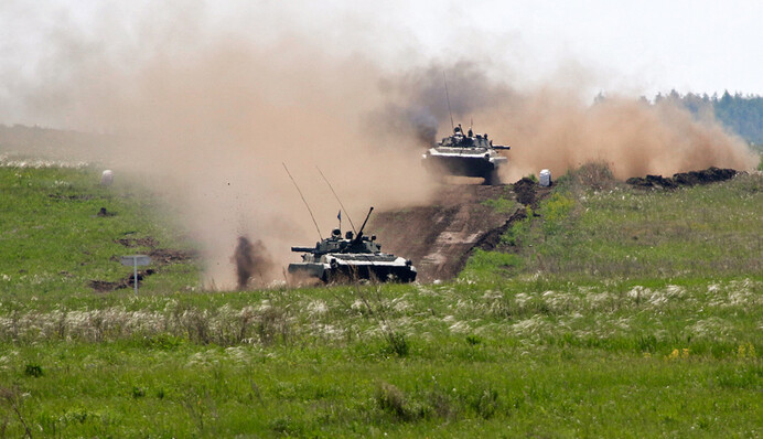 Война на Донбассе: расставляя войска против НАТО, Россия прощается с Украиной