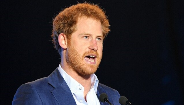 Внук британской королевы отличился на сцене: опубликованы фото