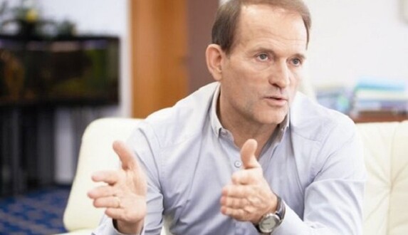 Появились фото впечатляющих домов кума Путина в Украине