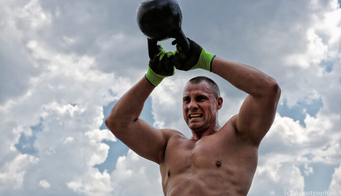 Как в Киеве праздновали День ВМС Украины: эксклюзивные фото с набережной Днепра