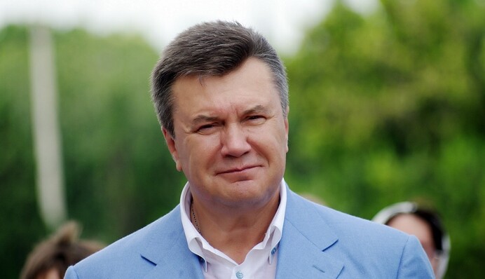 Журналисты побывали дома у Януковича и нашли его платежку