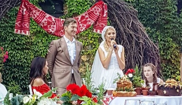 Появились фото с громкой свадьбы звезд в Украине