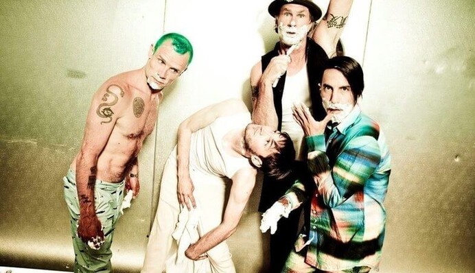 Сооснователь культовой американской рок-группы попробовал себя в роли бандуриста