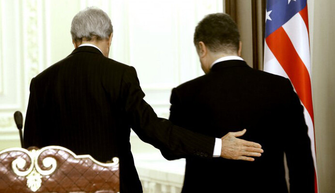 Выборы на Донбассе: Керри едет к Порошенко прощупать почву