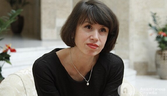 Нардепу в блузе с конями задали оскорбительный вопрос: опубликовано видео