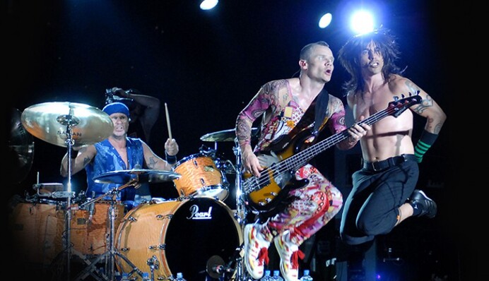 Вакарчук необычно спел на чужом концерте: опубликовано видео