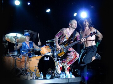 Вакарчук необычно спел на чужом концерте: опубликовано видео