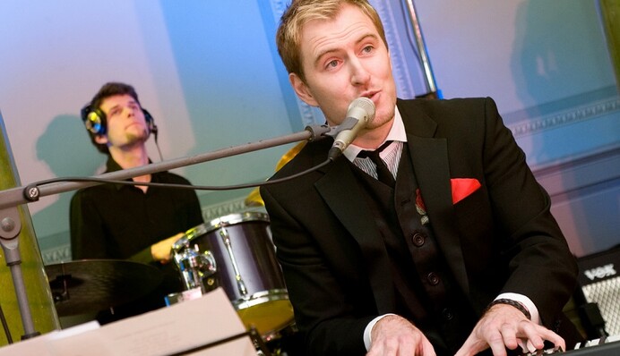 Латыш блеснул песней на украинском на фестивале Вайкуле: опубликовано видео