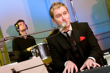 Латыш блеснул песней на украинском на фестивале Вайкуле: опубликовано видео