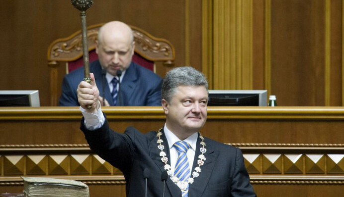 Ход лошадью, или три срока для Порошенко