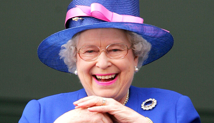 Сети позабавило веселое фото королевы Великобритании