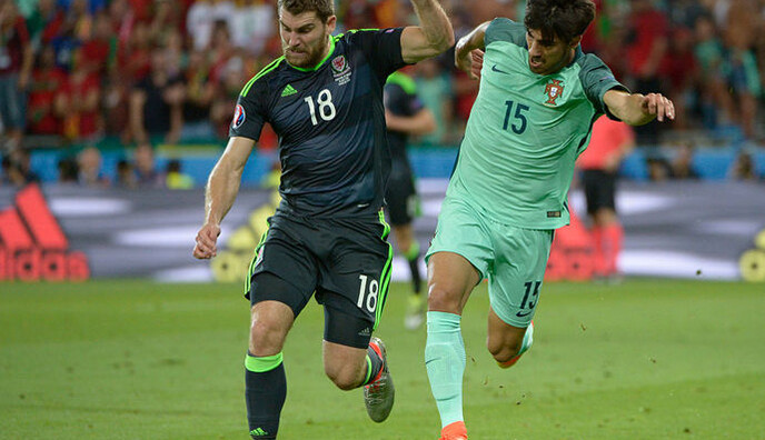 Евро-2016: журналистка отобрала фото самых сексуальных футболистов