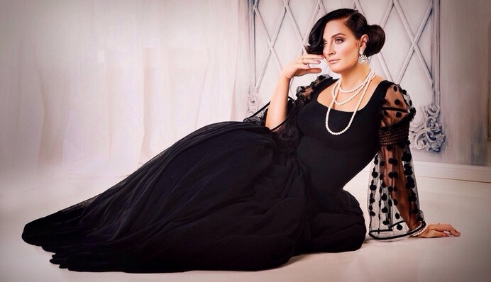 Скандальная российская певица увидела в Порошенко свои проблемы с Украиной