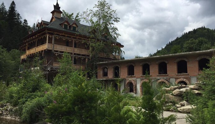 Появились фото заброшенной дачи Ющенко