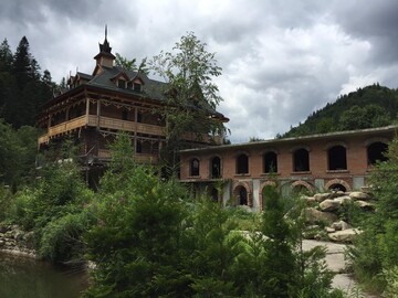 Появились фото заброшенной дачи Ющенко