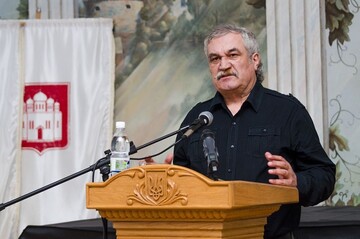 Известный украинский писатель выступил за новую революцию в Украине