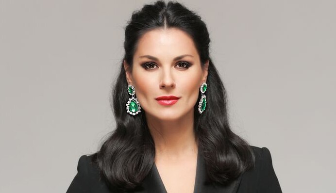 Украинская ведущая сразила сети образом на красной дорожке: опубликовано фото