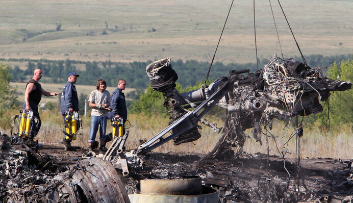 Годовщина крушения МН17: жители близлежащих сел до сих пор находят обломки 