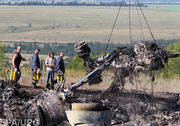 Річниця катастрофи МН17: жителі довколишніх сіл досі знаходять уламки "Боїнгу"