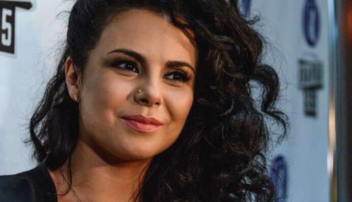 Известная украинская певица пострадала в результате прыжка с парашютом