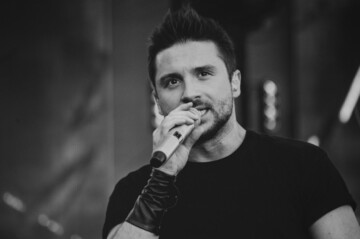 Фаны Лазарева забраковали девушку в его новом видеоклипе