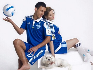 Жена киевского футболиста порадовала его фанов романтичным фото