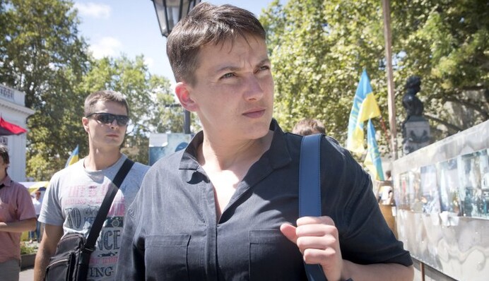 А потом она достала свои.., - соцсети обсуждают инцидент с Савченко и яйцами в Одессе