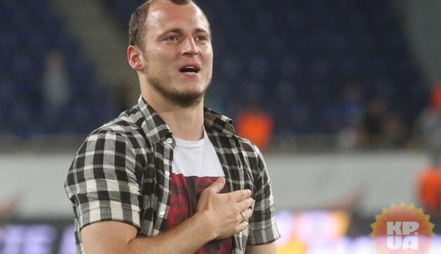 Появилось трогательное фото со слезами известного украинского футболиста