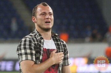 Появилось трогательное фото со слезами известного украинского футболиста