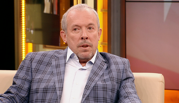 В России узнали о необычных отцовских планах Макаревича