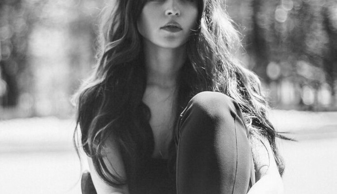 Российская художница рассмешила сети крайне необычным жестом