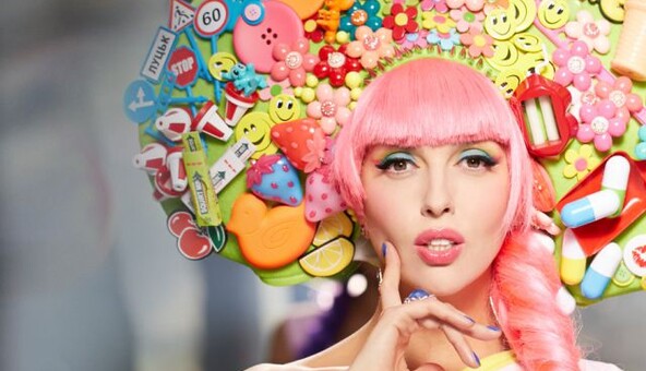 Украинская поп-звезда показала провокационное фото с крестного хода