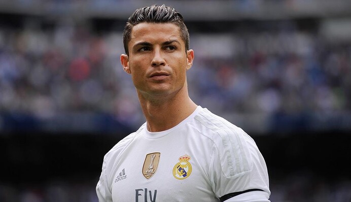 В сети ажиотаж вокруг видео инцидента звезды футбола с фаном