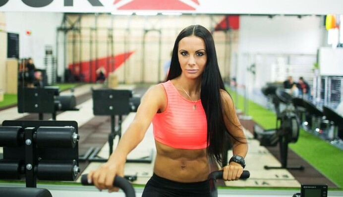 Популярный киевский коп сразила фанов макияжем: опубликовано фото