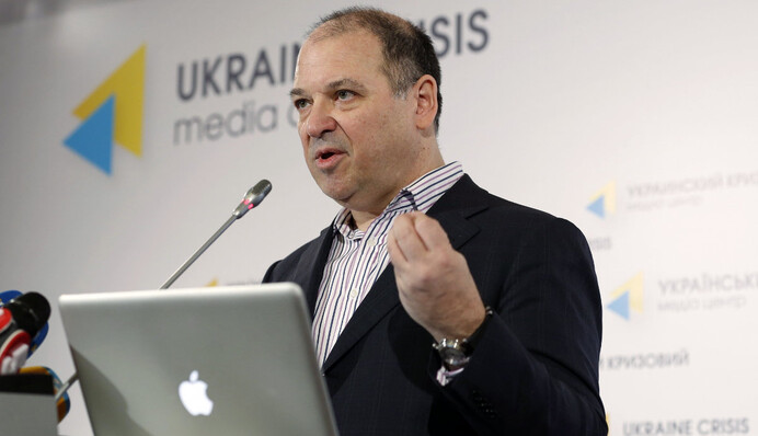 Трамп тричі питав, чому не можна використовувати ядерну зброю