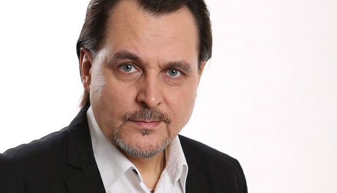 Известный певец вступил в перепалку из-за Савченко