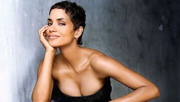 Голливудская звезда взорвала сети своим пикантным фото в 50 лет