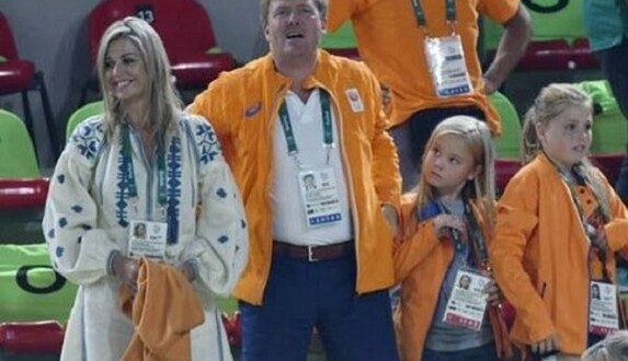 Королева Нидерландов засветилась на фото в украинской вышиванке