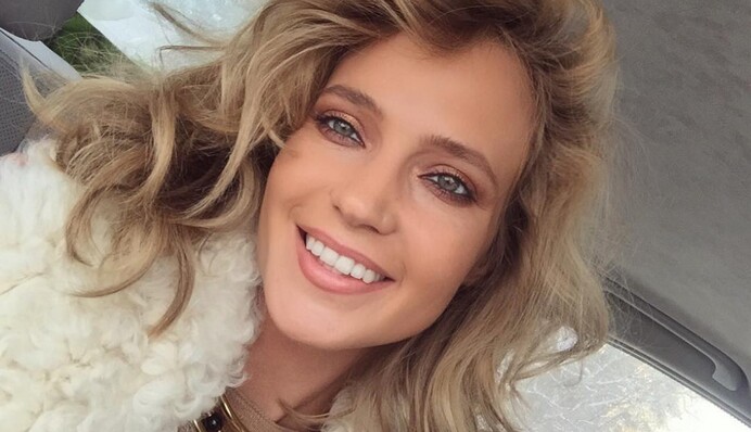 В сети ажиотаж вокруг откровенных фото российской певицы