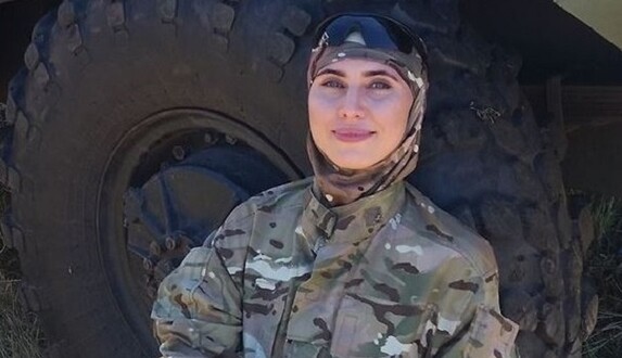 Участница АТО впечатлила сети яркой 