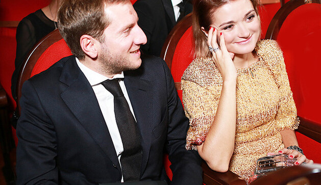 Дочь известного путинского режиссера бросил муж