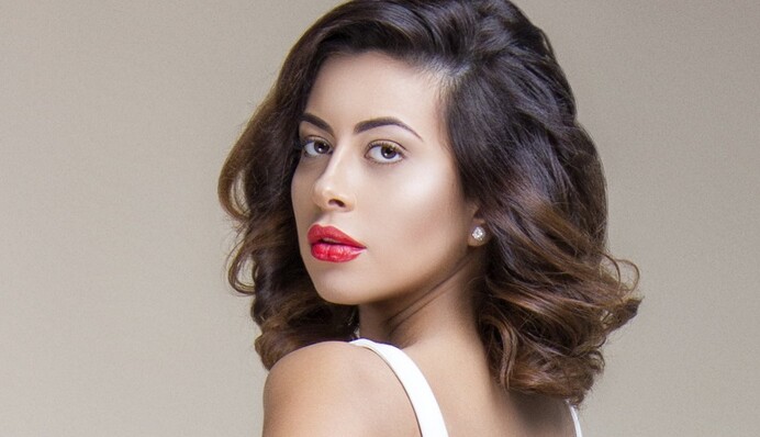 Невеста украинской поп-звезды разместила пикантные фото