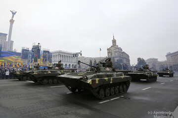 Товаришу москаль, на Україну жартів не скаль: найяскравіші фото з військового параду в Києві