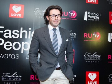 Известный российский ведущий поразил сети своим фото